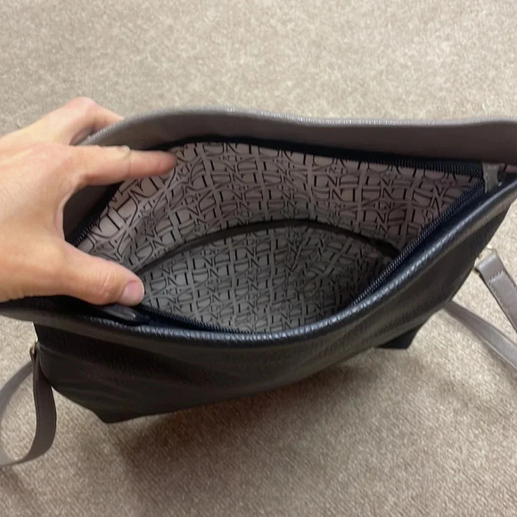 Black‎ & Gray Crossbody Purse - Picture 3 of 7